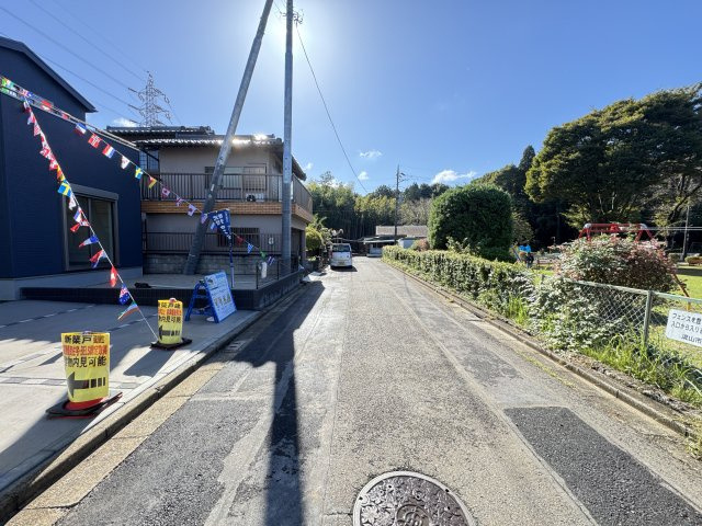 流山市駒木台新築戸建（駒木台２期）の前面道路含む現地写真|西側前面道路・幅員約5ｍ