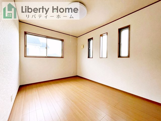 取手市紫水　中古戸建の子供部屋