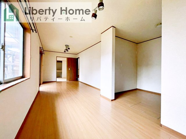 取手市紫水　中古戸建の居間・リビング