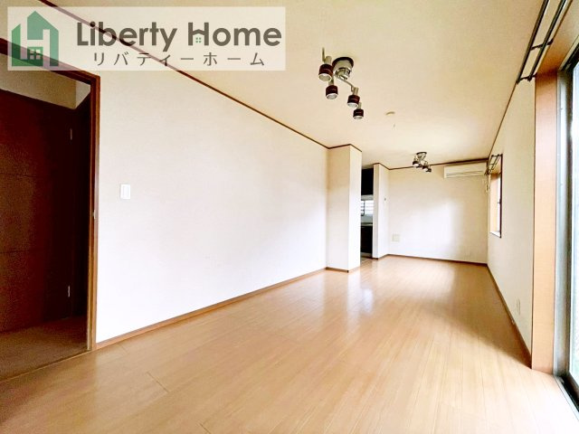 取手市紫水　中古戸建の居間・リビング