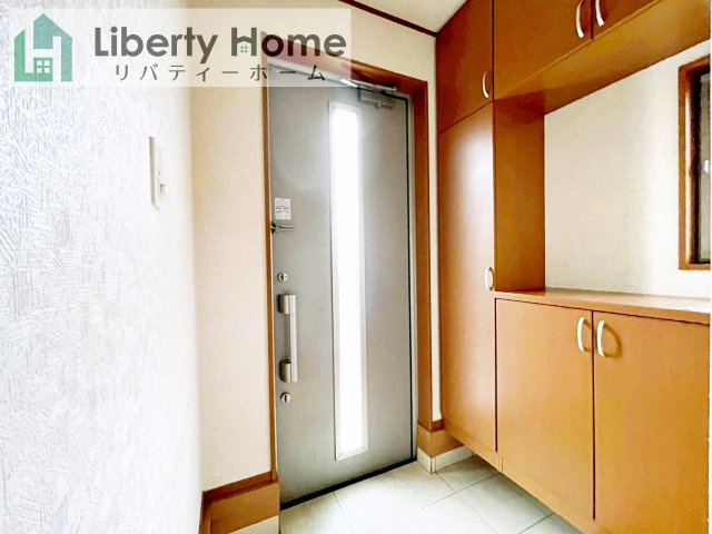 取手市紫水　中古戸建の玄関