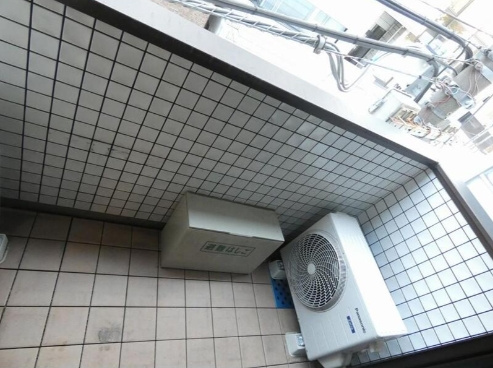 ＴＡＴＳＵＭＩビルのバルコニー