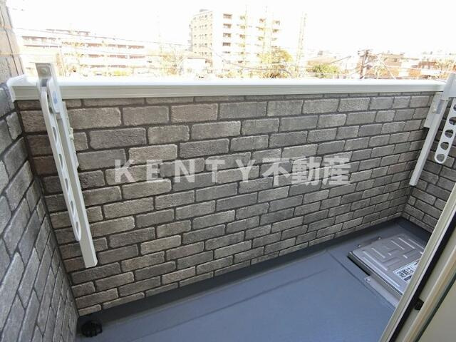 【バルコニー】 | ハーミットクラブハウス羽田（仮） | 外からの目が気にならないバルコニーで洗濯物が干せます