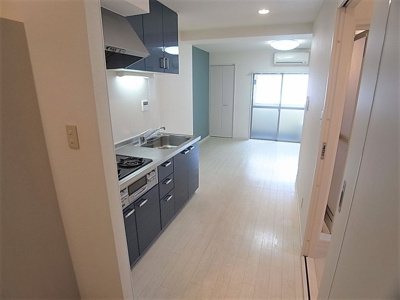 【居間・リビング】 | プラーフ羽坂 | 10帖の綺麗な広々リビングルーム