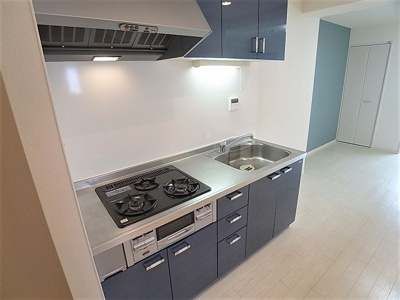 【キッチン】 | プラーフ羽坂 | システム3口ガスキッチン