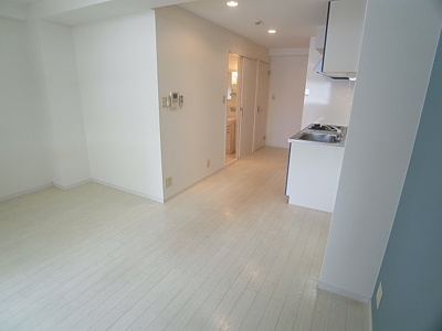 【居間・リビング】 | プラーフ羽坂 | フローリングが光っています