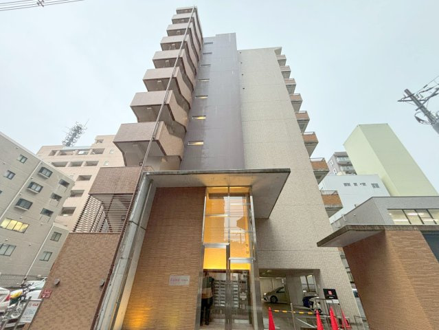 ルーエ江坂の外観