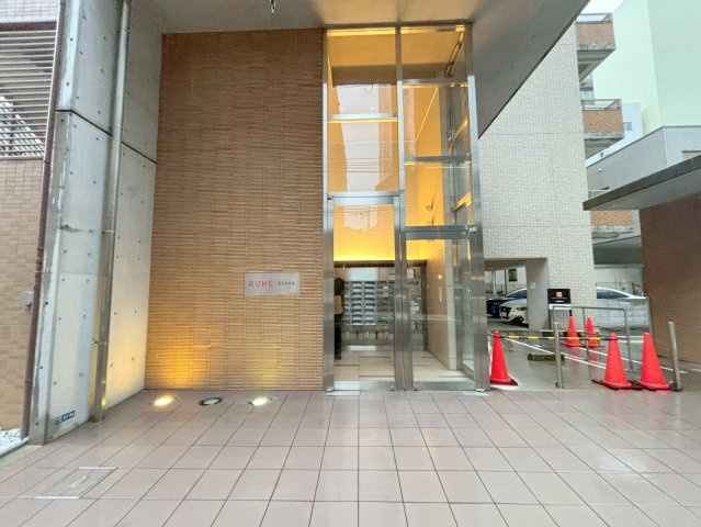 ルーエ江坂のエントランス