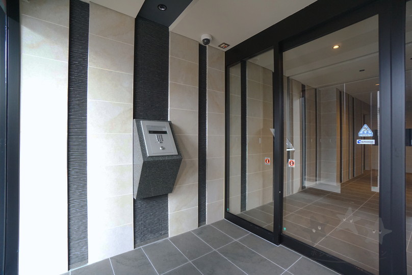 ディアレイシャス金山のエントランス|建物の内部です