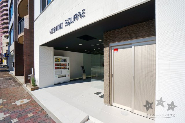 YOSHINO　SQUAREのエントランス|建物の内部です
