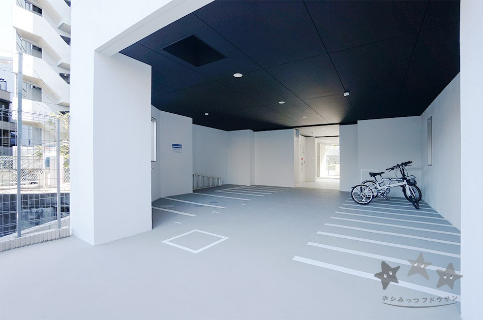 YOSHINO　SQUAREの駐車場|車をお持ちの方に嬉しい駐車場付きの物件です
