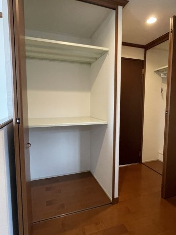 三次市畠敷町　一戸建ての収納|2階ホールに収納が充実しています