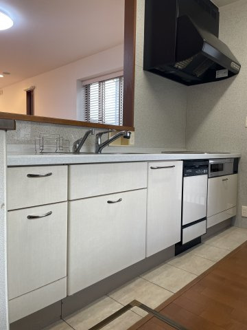 三次市畠敷町　一戸建てのキッチン|IH.食器洗い乾燥機も備えつけられています