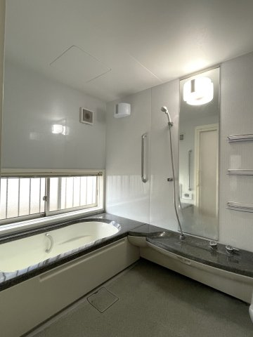 三次市畠敷町　一戸建ての浴室|お風呂もゆったり入れる広さです