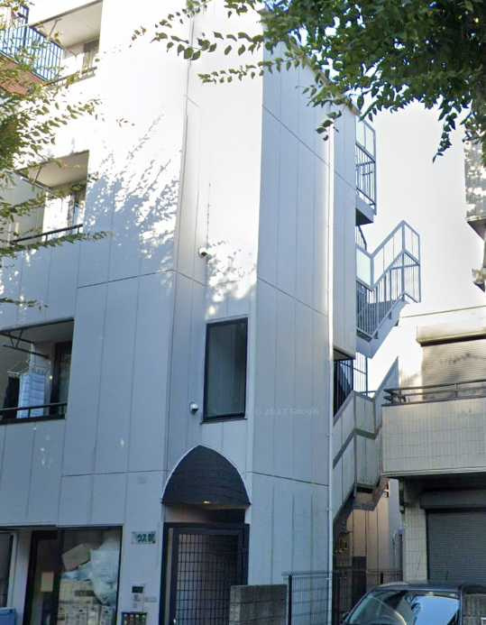 ハウス９７　最上階　駅徒歩４分　角部屋