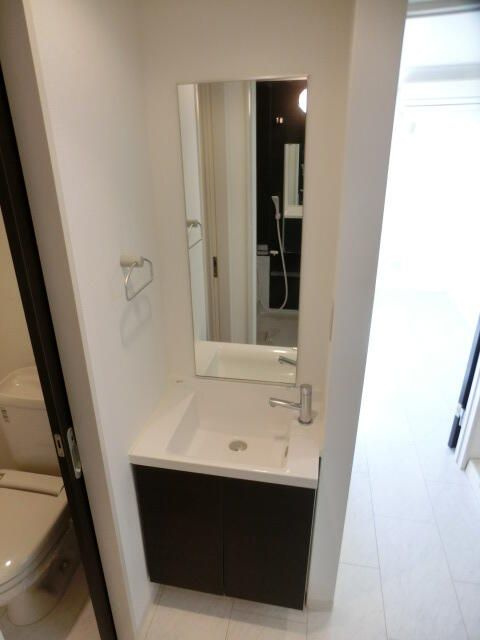 千葉市花見川区幕張町５丁目のアパートの洗面所