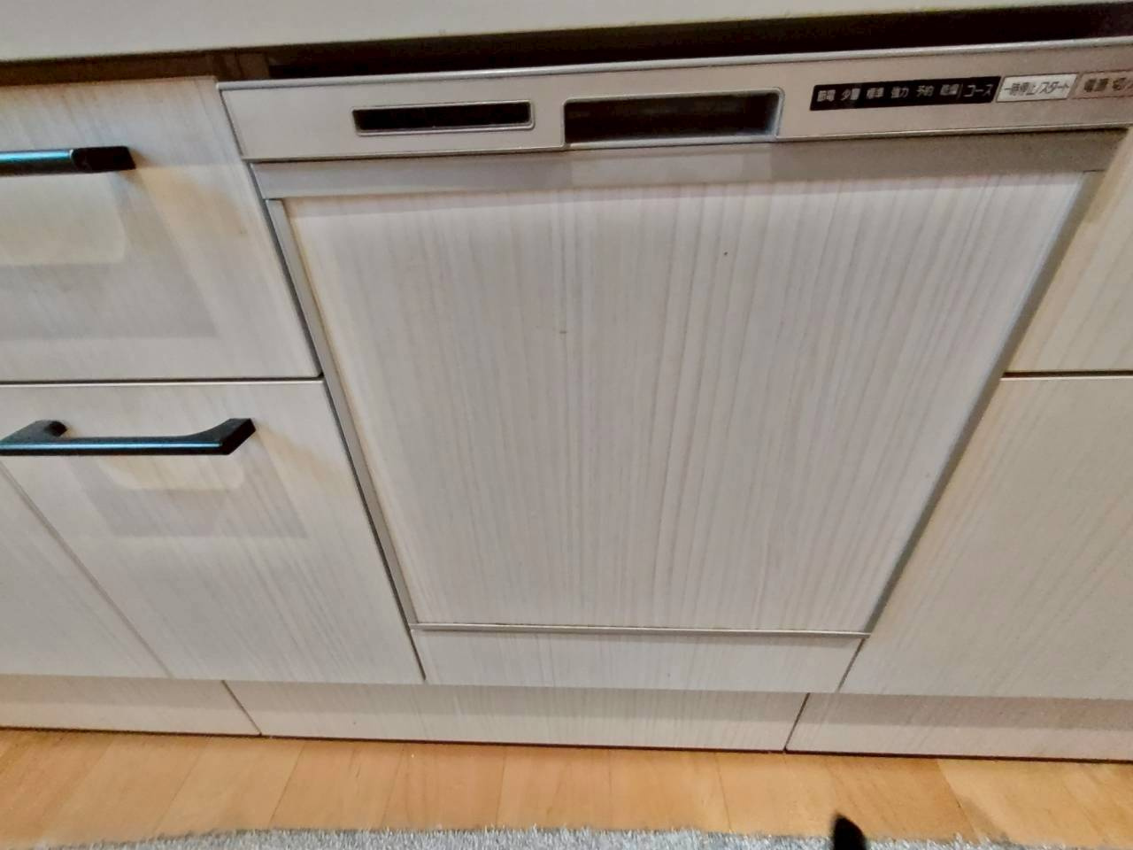 【スウェーデンハウス様施工】文苑3丁目中古住宅のキッチン