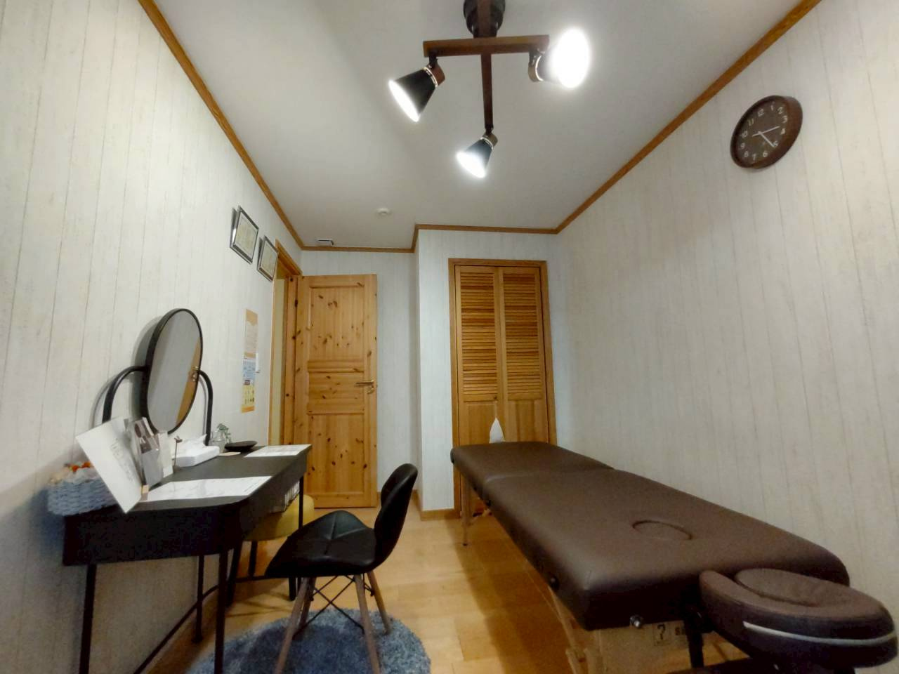 【スウェーデンハウス様施工】文苑3丁目中古住宅の洋室