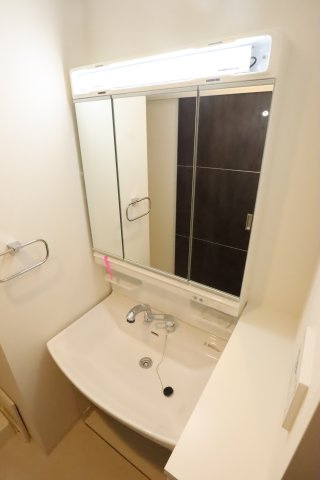 大阪市都島区東野田町４丁目の賃貸マンションの洗面所