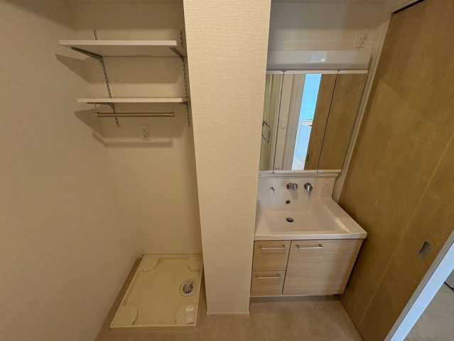 メゾンルミネ若松の洗面所