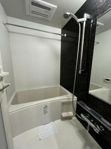 【浴室】 | オーキッドレジデンス浜田山 | 浴室乾燥機付きバス。