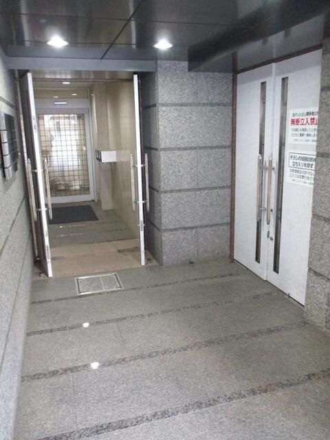 日神パレステージ御茶ノ水のエントランス