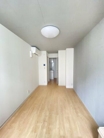 ＡＺＥＳＴ　Ｒ　ＳＨＩＭＯＩＴＡＢＡＳＨＩの洋室