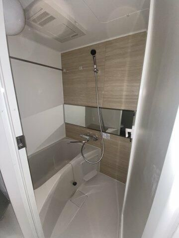 ＡＺＥＳＴ　Ｒ　ＳＨＩＭＯＩＴＡＢＡＳＨＩの浴室