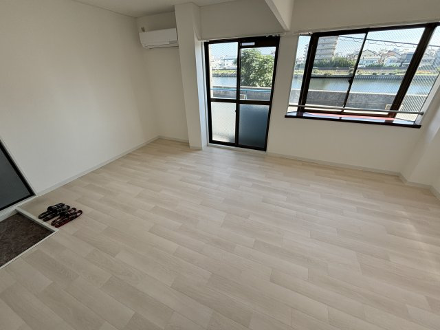 グローバル南豊中の居間・リビング