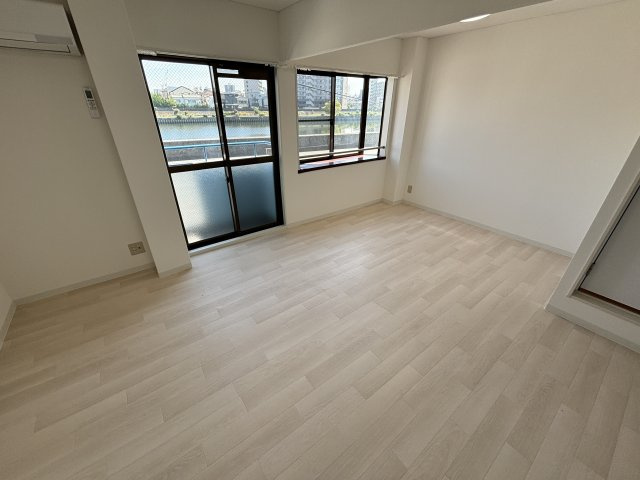 グローバル南豊中の居間・リビング