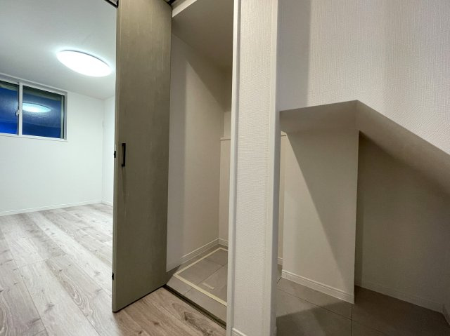 コレ、いいじゃん！小・中学校も近いリフォーム戸建【大田区中馬込１丁目】の収納|収納豊富です