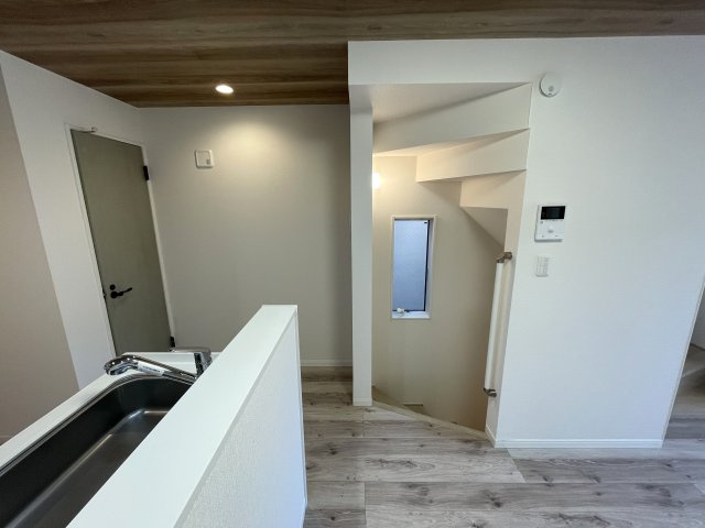 コレ、いいじゃん！小・中学校も近いリフォーム戸建【大田区中馬込１丁目】の居間・リビング|ゆったり過ごせるリビングです