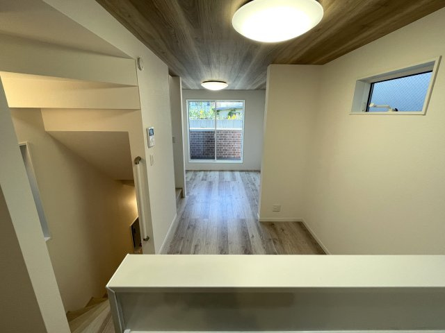 コレ、いいじゃん！小・中学校も近いリフォーム戸建【大田区中馬込１丁目】の居間・リビング