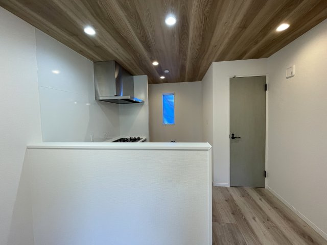 コレ、いいじゃん！小・中学校も近いリフォーム戸建【大田区中馬込１丁目】の居間・リビング