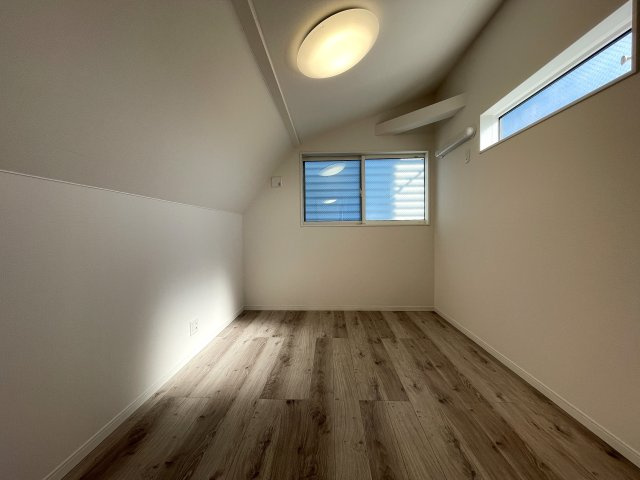 コレ、いいじゃん！小・中学校も近いリフォーム戸建【大田区中馬込１丁目】の洋室|スタンダードな洋室です