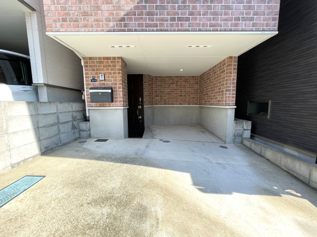 コレ、いいじゃん！小・中学校も近いリフォーム戸建【大田区中馬込１丁目】の駐車場|駐車場があります