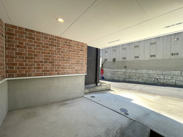 コレ、いいじゃん！小・中学校も近いリフォーム戸建【大田区中馬込１丁目】の駐車場|駐車スペースもあります