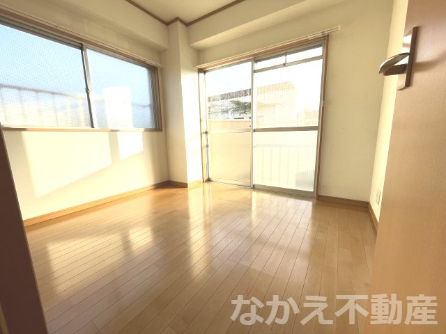 【寝室】 | 落ち着いた色調の寝室です