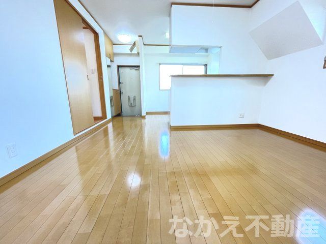 【居間・リビング】 | こちらの居間で趣味の時間をお楽しみください