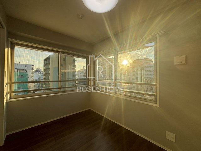 ラグレース天六の洋室