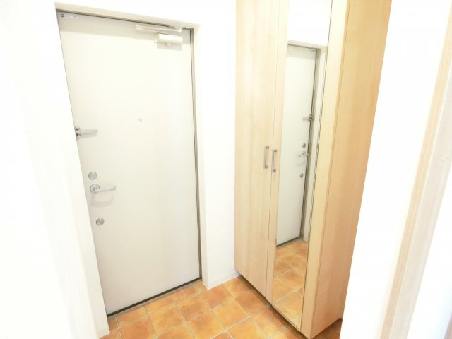 グランディル光明池の玄関|同マンション別部屋