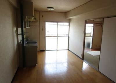 【居間・リビング】 | 岡田ビル