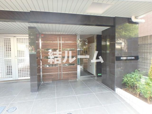 練馬区中村北１丁目の賃貸マンションのエントランス