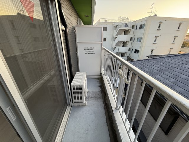 ファーストモダン池田のバルコニー
