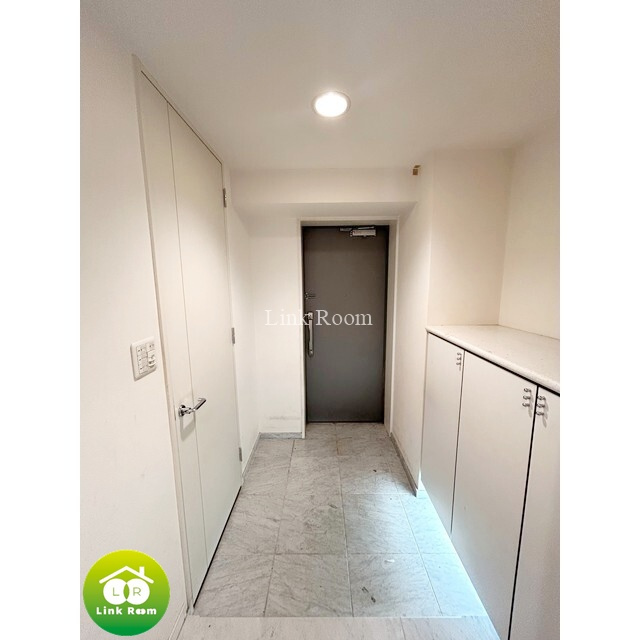 ＷコンフォートタワーズWESTの玄関