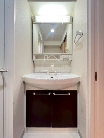 フェビエンローズの洗面所|同マンション別部屋：参考写真