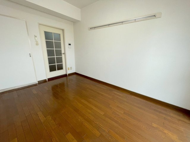 第6中本ビルの寝室