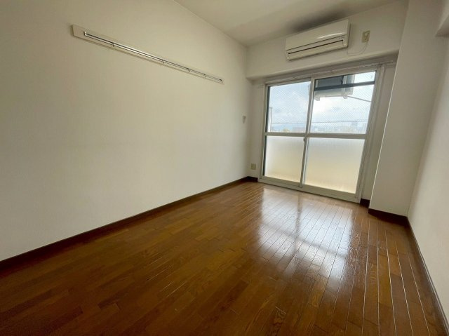 第6中本ビルの洋室