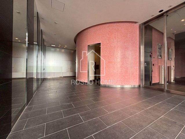 レジディア心斎橋ウエストのロビー