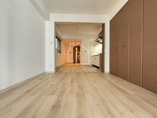 レジディア心斎橋ウエストの居間・リビング|同マンション別部屋：参考写真